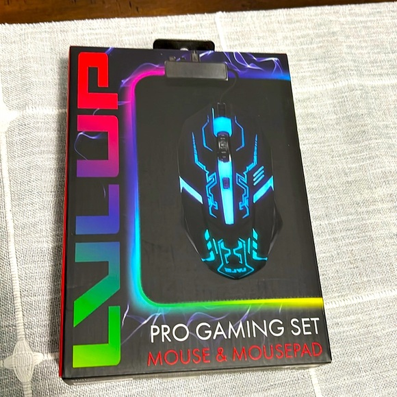 Brand new, never opened, LVL UP Pro Gaming Set Mouse & Mousepad - Picture 1 of 3